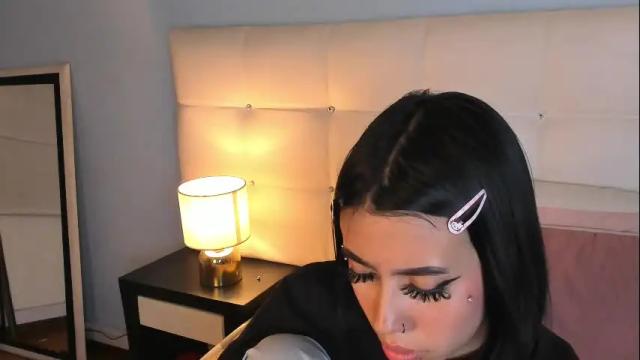 Image 12 of violett__moon Stream on Chaturbate on 1 month ago