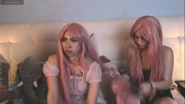 Image 3 of violett__moon Stream on Chaturbate on 13 days ago