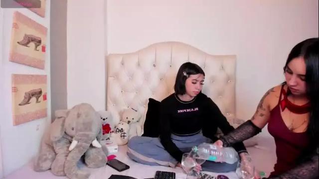 Image 3 of violett__moon Stream on Chaturbate on 3 days ago