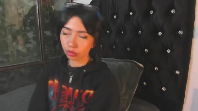 Image 3 of violett__moon Stream on Chaturbate on 7 months ago