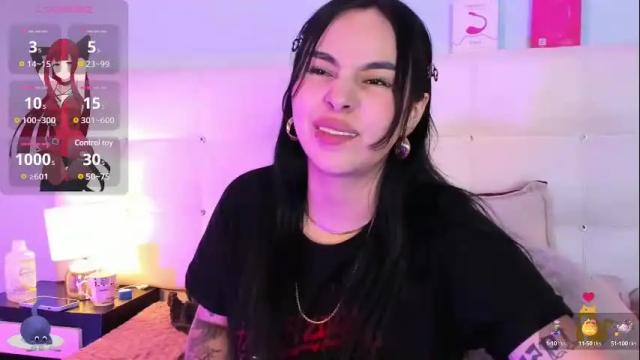 Image 12 of violett__moon Stream on Chaturbate on 6 months ago