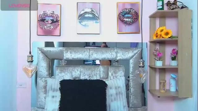 Image 3 of violett_froz Stream on Chaturbate on 2 months ago