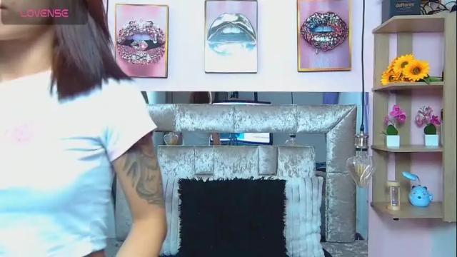 Image 4 of violett_froz Stream on Chaturbate on 2 months ago