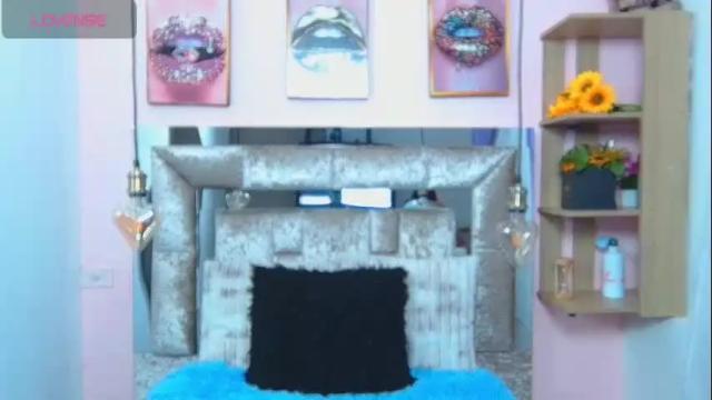 Image 8 of violett_froz Stream on Chaturbate on 2 months ago