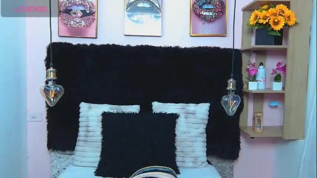 Image 4 of violett_froz Stream on Chaturbate on 1 month ago