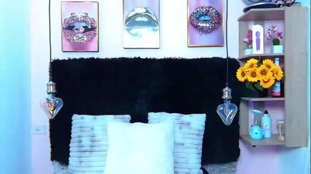 Image 3 of violett_froz Stream on Chaturbate on 28 days ago