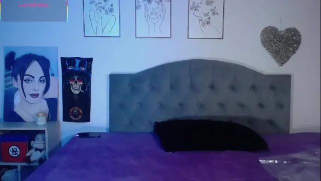 Image 2 of violett_hottie Stream on Chaturbate on 23 days ago