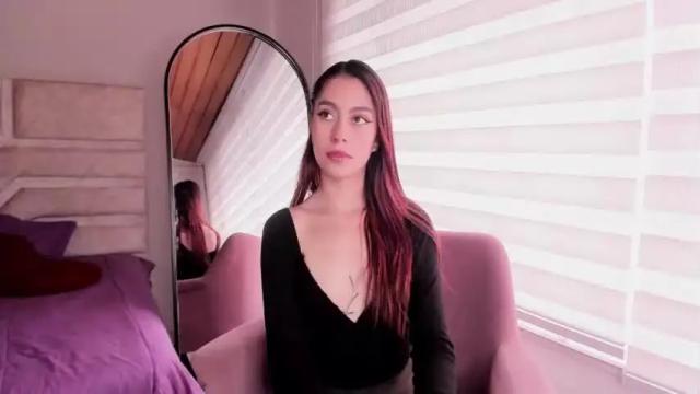 Image 4 of violett_jhonson22 Stream on Chaturbate on 17 months ago