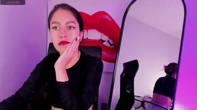 Image 12 of violett_jhonson22 Stream on Chaturbate on 17 months ago