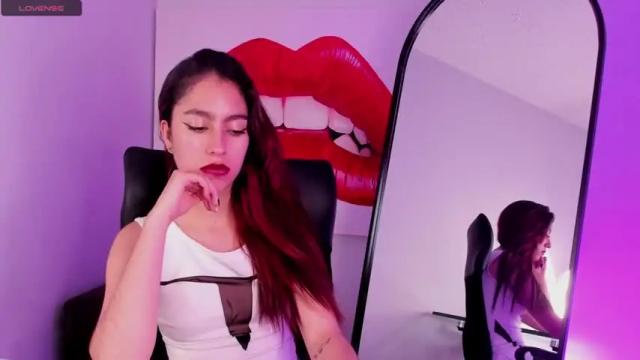 Image 6 of violett_jhonson22 Stream on Chaturbate on 17 months ago
