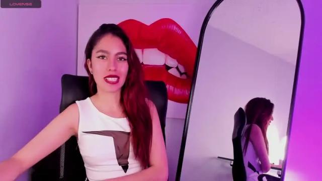Image 8 of violett_jhonson22 Stream on Chaturbate on 17 months ago