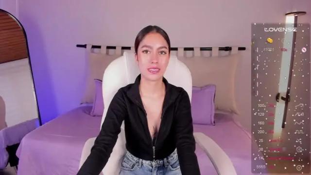Image 8 of violett_jhonson22 Stream on Chaturbate on 16 months ago