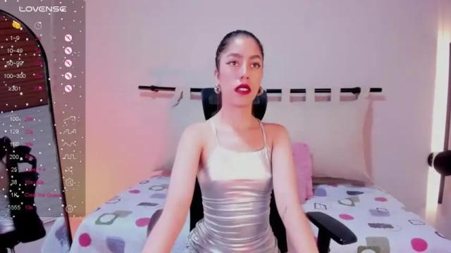 Image 8 of violett_jhonson22 Stream on Chaturbate on 15 months ago
