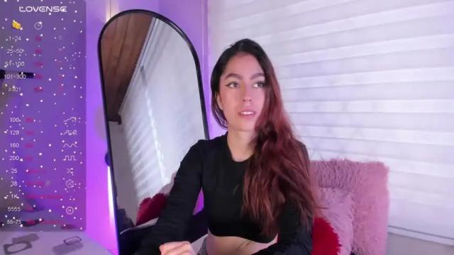 Image 4 of violett_jhonson22 Stream on Chaturbate on 15 months ago