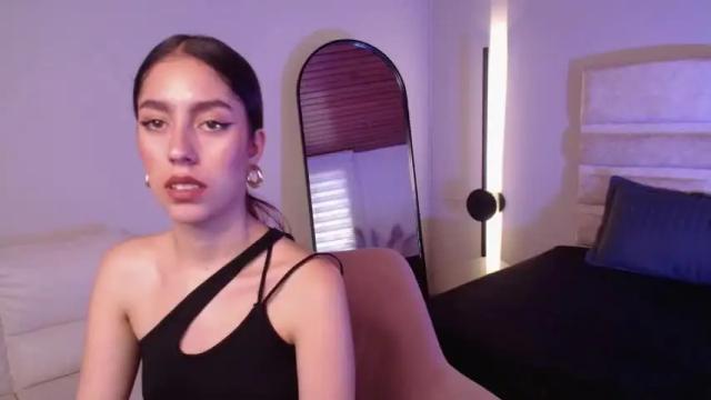 Image 10 of violett_jhonson22 Stream on Chaturbate on 14 months ago