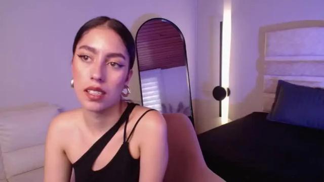 Image 11 of violett_jhonson22 Stream on Chaturbate on 14 months ago