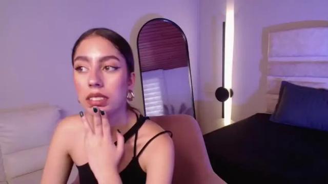 Image 12 of violett_jhonson22 Stream on Chaturbate on 14 months ago