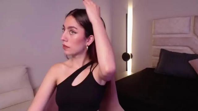 Image 4 of violett_jhonson22 Stream on Chaturbate on 14 months ago