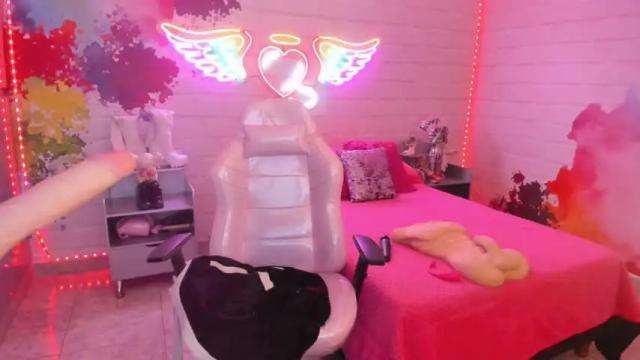 Image 10 of violett_phoenix Stream on Chaturbate on 17 months ago