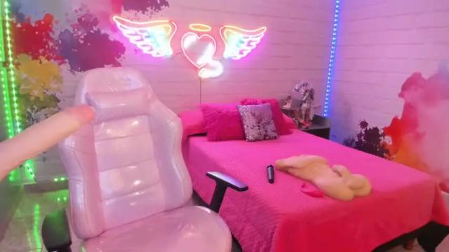 Image 11 of violett_phoenix Stream on Chaturbate on 17 months ago