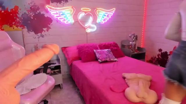 Image 11 of violett_phoenix Stream on Chaturbate on 15 months ago
