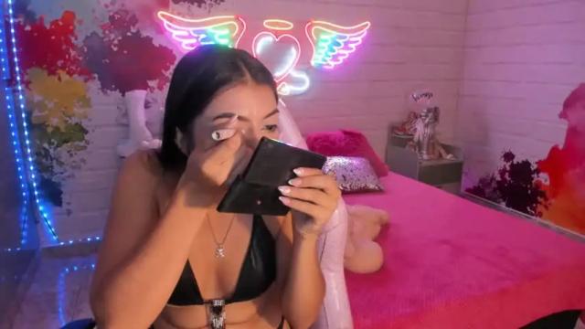 Image 3 of violett_phoenix Stream on Chaturbate on 15 months ago