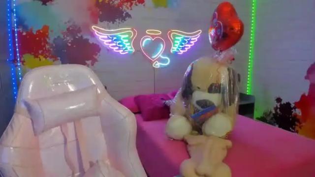 Image 3 of violett_phoenix Stream on Chaturbate on 14 months ago