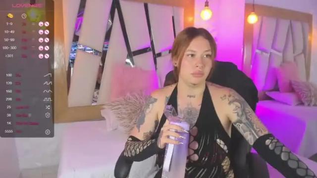Image 3 of violetta_baker_ Stream on Chaturbate on 19 months ago