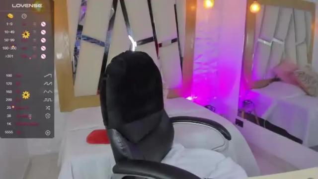 Image 3 of violetta_baker_ Stream on Chaturbate on 19 months ago