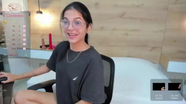 Image 8 of violetta_cast Stream on Chaturbate on 18 months ago