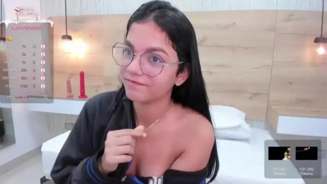 Image 12 of violetta_cast Stream on Chaturbate on 18 months ago