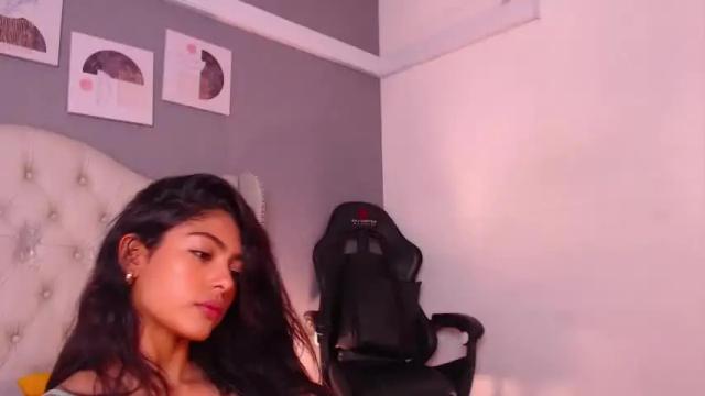 Image 3 of violetta_diamond Stream on Chaturbate on 22 months ago