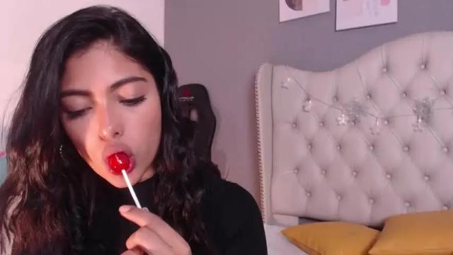 Image 10 of violetta_diamond Stream on Chaturbate on 21 months ago