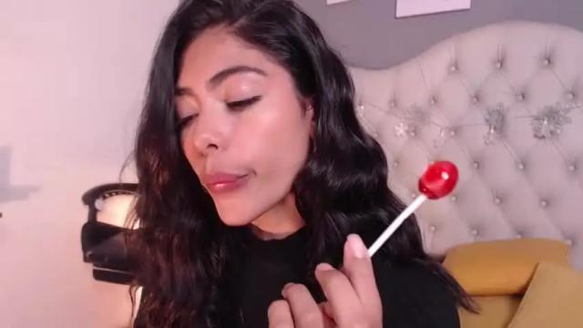 Image 11 of violetta_diamond Stream on Chaturbate on 21 months ago