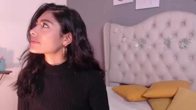 Image 3 of violetta_diamond Stream on Chaturbate on 21 months ago