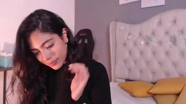 Image 4 of violetta_diamond Stream on Chaturbate on 21 months ago