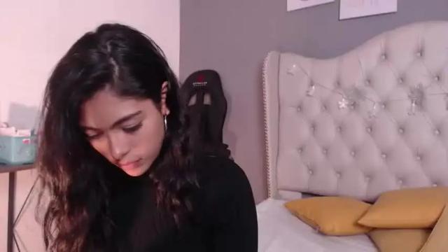 Image 6 of violetta_diamond Stream on Chaturbate on 21 months ago