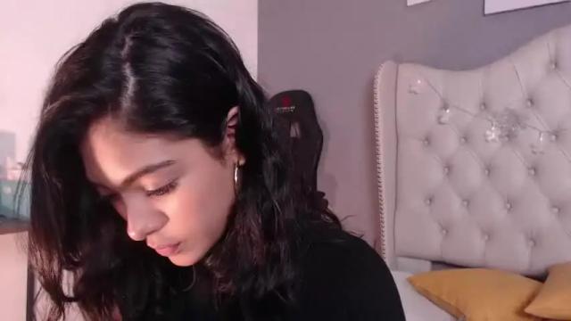 Image 8 of violetta_diamond Stream on Chaturbate on 21 months ago