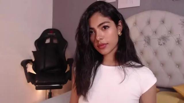 Image 7 of violetta_diamond Stream on Chaturbate on 21 months ago