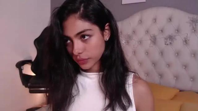 Image 10 of violetta_diamond Stream on Chaturbate on 21 months ago
