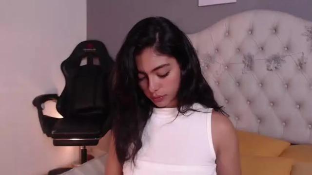 Image 4 of violetta_diamond Stream on Chaturbate on 21 months ago