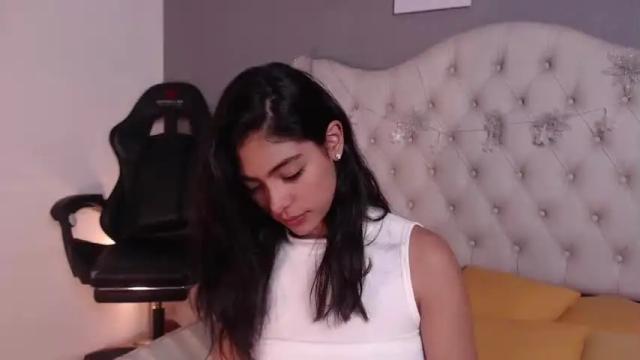 Image 6 of violetta_diamond Stream on Chaturbate on 21 months ago