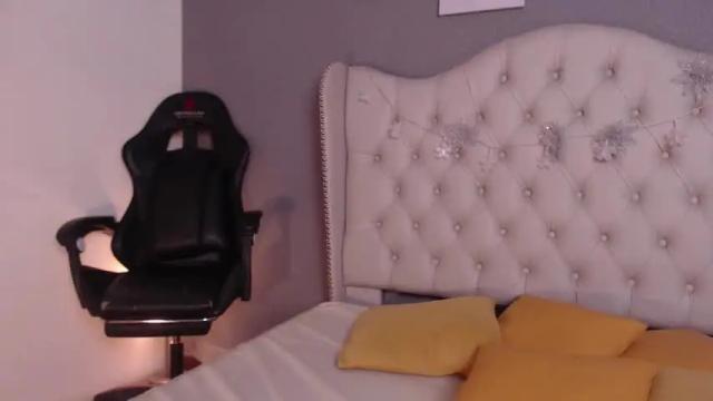 Image 8 of violetta_diamond Stream on Chaturbate on 21 months ago