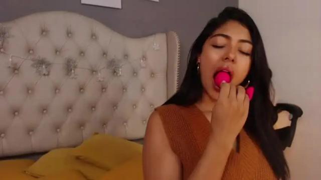 Image 11 of violetta_diamond Stream on Chaturbate on 21 months ago