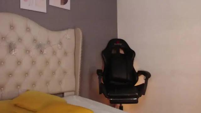 Image 6 of violetta_diamond Stream on Chaturbate on 21 months ago