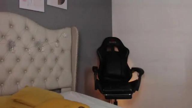 Image 7 of violetta_diamond Stream on Chaturbate on 21 months ago