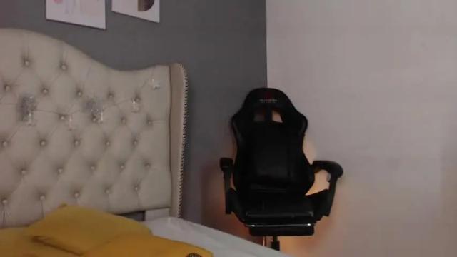 Image 8 of violetta_diamond Stream on Chaturbate on 21 months ago