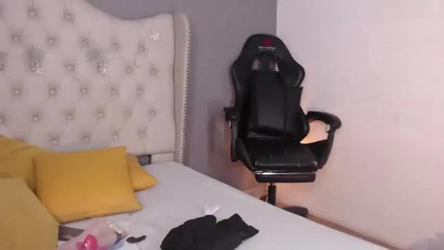 Image 7 of violetta_diamond Stream on Chaturbate on 21 months ago