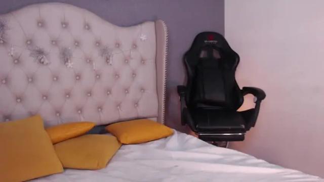 Image 11 of violetta_diamond Stream on Chaturbate on 21 months ago