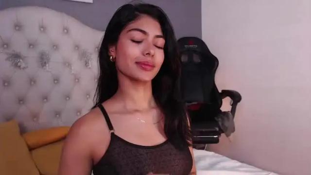 Image 4 of violetta_diamond Stream on Chaturbate on 21 months ago